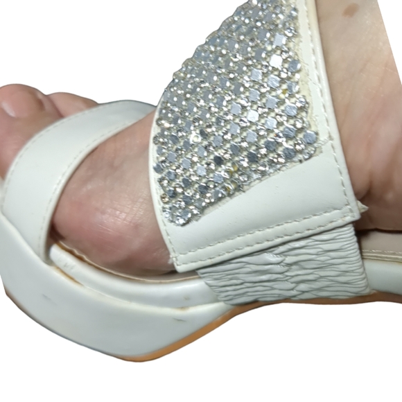 SCENE White Platform Embellished 5 Inches High Heels Size 6 - Picture 3 of 14